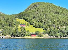 10 Person Holiday Home in Snillfjord