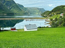 10 Person Holiday Home in Snillfjord-by Traum