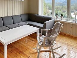 10 Person Holiday Home in Snillfjord-by Traum