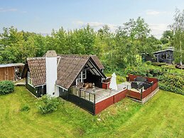 5 Person Holiday Home in Allingabro