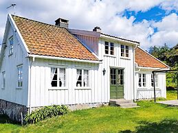 5 Person Holiday Home in Grimstad-by Traum
