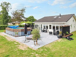 5 Star Holiday Home in Hals