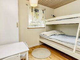 5 Star Holiday Home in Hals