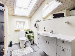 5 Star Holiday Home in Hals