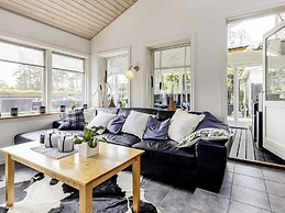 5 Star Holiday Home in Hals