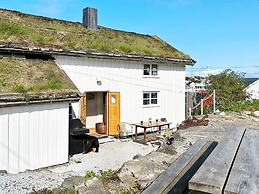 7 Person Holiday Home in Averoy-by Traum