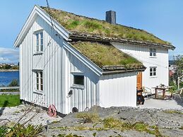 7 Person Holiday Home in Averoy-by Traum