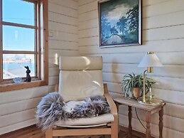 7 Person Holiday Home in Averoy-by Traum