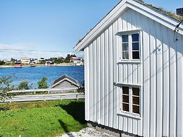 7 Person Holiday Home in Averoy-by Traum