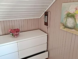 7 Person Holiday Home in Averoy-by Traum