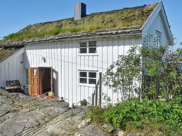 7 Person Holiday Home in Averoy-by Traum