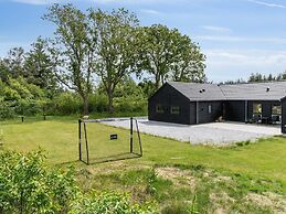 5 Star Holiday Home in Henne