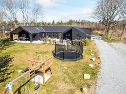 Spacious Retreat for 20 - By Traum Ferienwohnungen