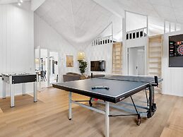 Spacious Retreat for 20 - By Traum Ferienwohnungen