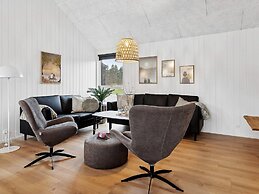 Spacious Retreat for 20 - By Traum Ferienwohnungen