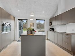 Spacious Retreat for 20 - By Traum Ferienwohnungen