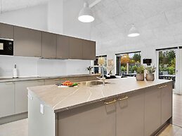 Spacious Retreat for 20 - By Traum Ferienwohnungen