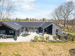 Spacious Retreat for 20 - By Traum Ferienwohnungen