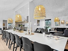 5 Star Holiday Home in Henne