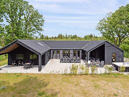 5 Star Holiday Home in Henne