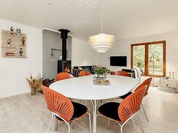 8 Person Holiday Home in Oksbol