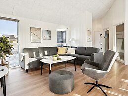 Spacious Retreat Near Beach - By Traum Ferienwohnungen