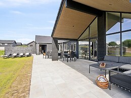 Spacious Retreat Near Beach - By Traum Ferienwohnungen