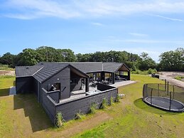 Spacious Retreat Near Beach - By Traum Ferienwohnungen