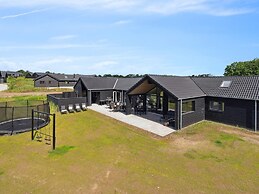 Spacious Retreat Near Beach - By Traum Ferienwohnungen