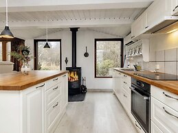 6 Person Holiday Home in Bogense