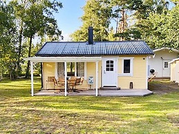 6 Person Holiday Home in Mellbystrand-by Traum