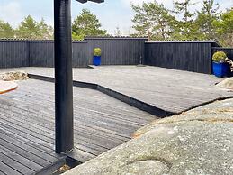 10 Person Holiday Home in Skjaerhalden