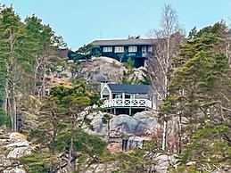 10 Person Holiday Home in Skjaerhalden