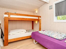 6 Person Holiday Home in Roslev