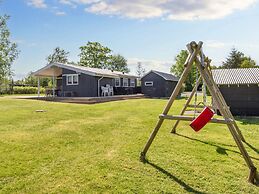 6 Person Holiday Home in Roslev