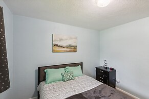 Elkhart Haven: Cozy Family Retreat 3 Bedroom Home by RedAwning