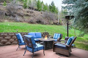 Exquisite, Private Mountain Home Retreat 4 Bedroom Home by RedAwning