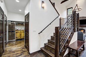 Exquisite, Private Mountain Home Retreat 4 Bedroom Home by RedAwning