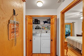 Lakefront Cabin Bordering Nat Park W/ Hot Tub! 2 Bedroom Cabin by RedA