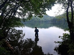 Lakefront Cabin Bordering Nat Park W/ Hot Tub! 2 Bedroom Cabin by RedA