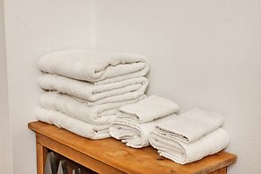 Lakefront Cabin Bordering Nat Park W/ Hot Tub! 2 Bedroom Cabin by RedA