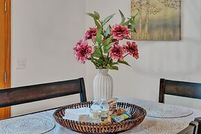 Lakefront Cabin Bordering Nat Park W/ Hot Tub! 2 Bedroom Cabin by RedA