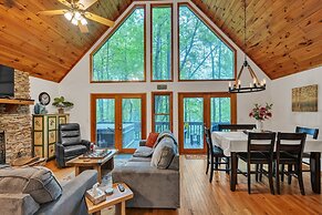 Lakefront Cabin Bordering Nat Park W/ Hot Tub! 2 Bedroom Cabin by RedA