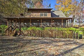 Lakefront Cabin Bordering Nat Park W/ Hot Tub! 2 Bedroom Cabin by RedA