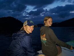 Lakefront Cabin Bordering Nat Park W/ Hot Tub! 2 Bedroom Cabin by RedA