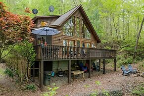 Lakefront Cabin Bordering Nat Park W/ Hot Tub! 2 Bedroom Cabin by RedA