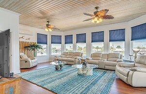 Hernando Beach Home on Dolphin Cove: Dock & Kayaks