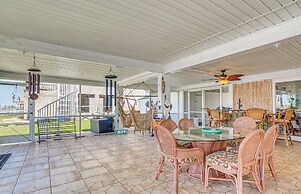 Hernando Beach Home on Dolphin Cove: Dock & Kayaks
