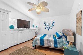 Hernando Beach Home on Dolphin Cove: Dock & Kayaks