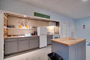 Tennessee Riverside Retreat: Shared Fire Pit!